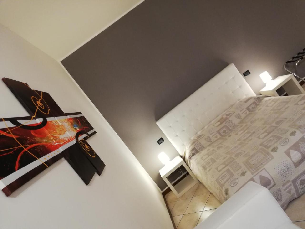 볼로냐 Residenza Ugo Bassi 아파트 외부 사진
